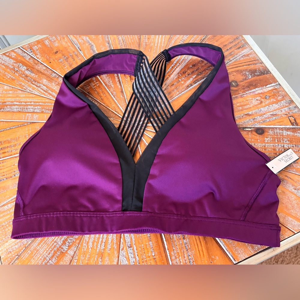 NWT Victoria’s Secret Mesh Detail Sports Bra Sz M - Picture 1 of 12
